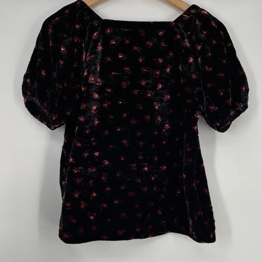 LOFT Velvet Puff Sleeve Blouse Womens XS‎ Black Red Floral Sweetheart Neck Top